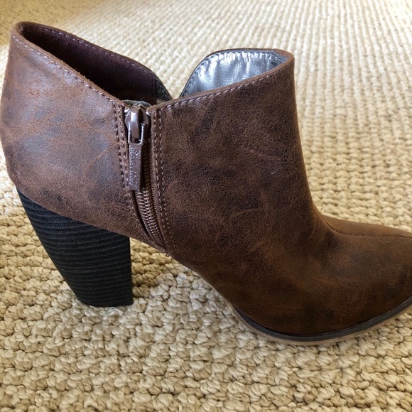 Michael Antonio brown heeled boot size 9.5 - Picture 4 of 4